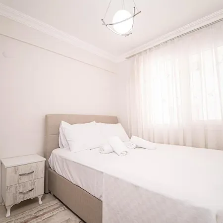 2 Bedroom Comfotable House In Apartment