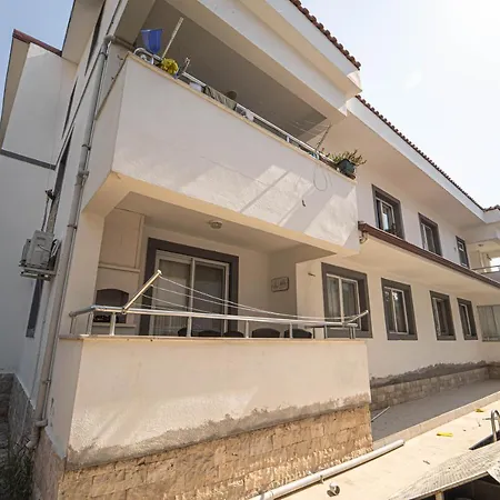 2 Bedroom Comfotable House In Apartamento Fethiye