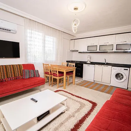 2 Bedroom Comfotable House In Apartamento Fethiye