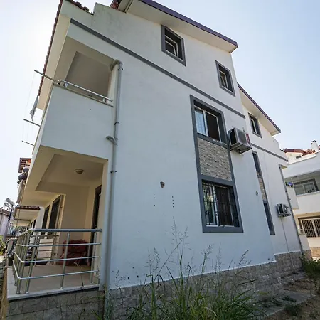 2 Bedroom Comfotable House In Apartamento Fethiye